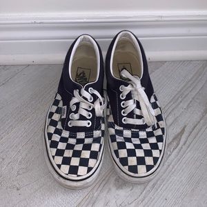 ❤️‍🔥🖤 Vans Low top checker board print skate lace up shoes